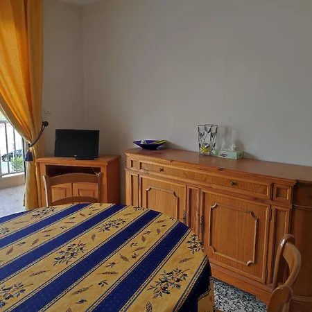 Apartment T2 Avec Piscine, Tennis, Petanque, A 4 Min De La Plage Pour 4 Personnes - Fr-1-677-39 *