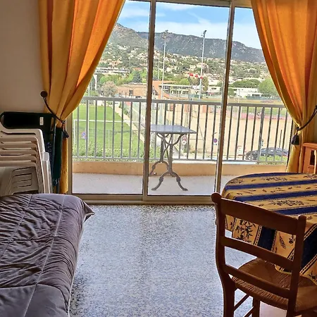 T2 Avec Piscine, Tennis, Petanque, A 4 Min De La Plage Pour 4 Personnes - Fr-1-677-39